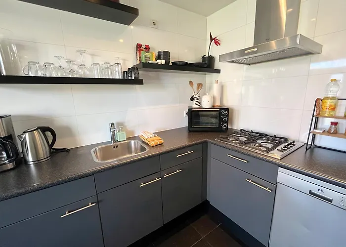 Vakantiewoning Aan De Kust 16 에크몬드안지